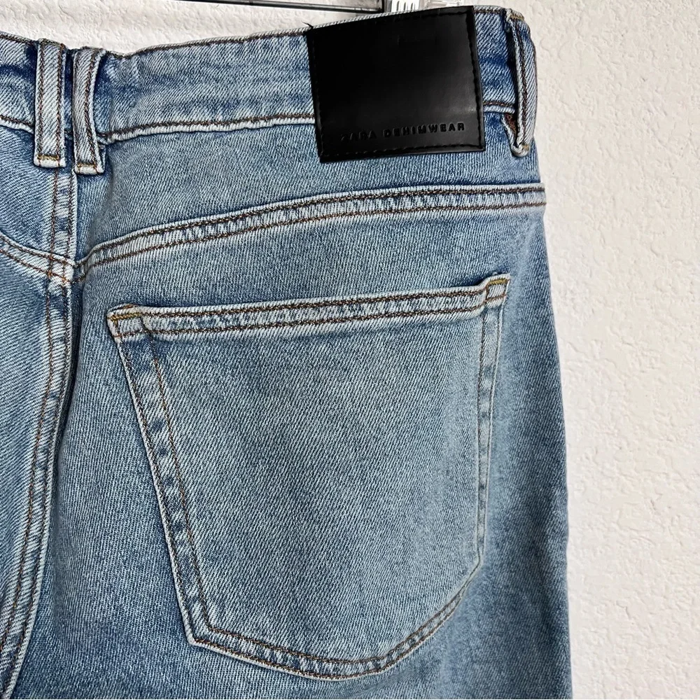 Zara Light Wash Slim Fit Denim Jeans 32